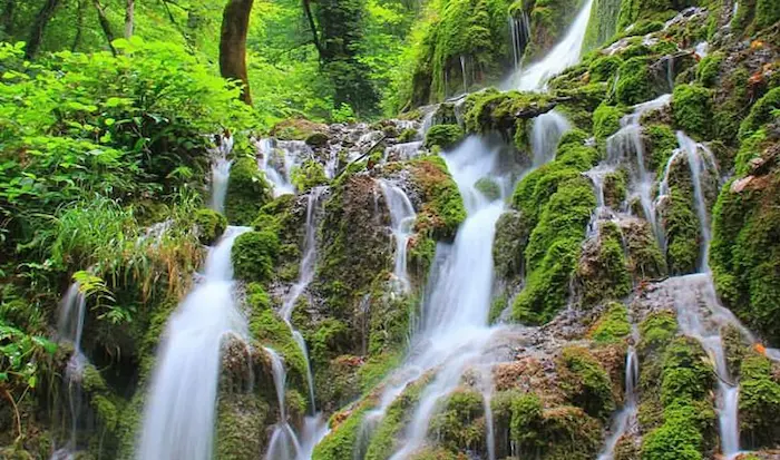 آبشار اوبن و صخره ها و جنگل های سرسبز مازندران 4684